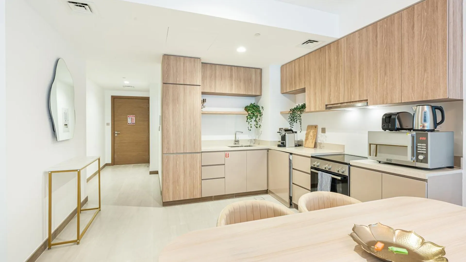 شقة Gorgeous Central Home By Missoni With Canal Views دبي